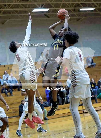 Thumbnail 2 in St. Anthony's vs. Southampton (New York Holiday Invitational) photogallery.