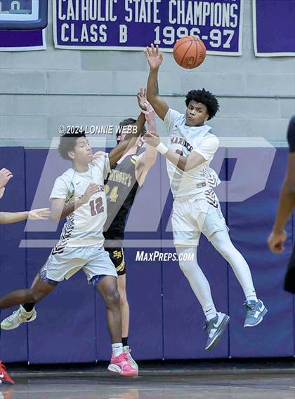 Thumbnail 2 in St. Anthony's vs. Southampton (New York Holiday Invitational) photogallery.