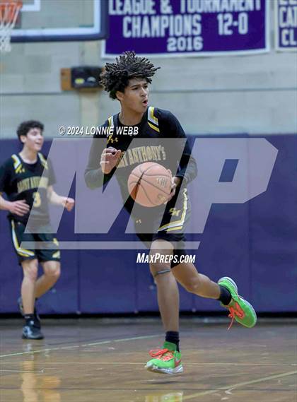 Thumbnail 2 in St. Anthony's vs. Southampton (New York Holiday Invitational) photogallery.