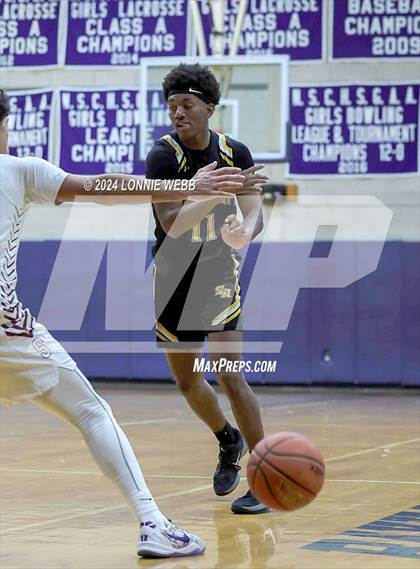 Thumbnail 2 in St. Anthony's vs. Southampton (New York Holiday Invitational) photogallery.