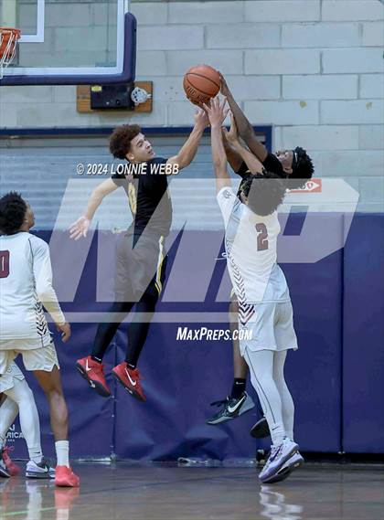 Thumbnail 3 in St. Anthony's vs. Southampton (New York Holiday Invitational) photogallery.