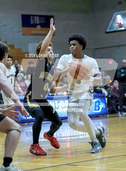 Thumbnail 2 in St. Anthony's vs. Southampton (New York Holiday Invitational) photogallery.