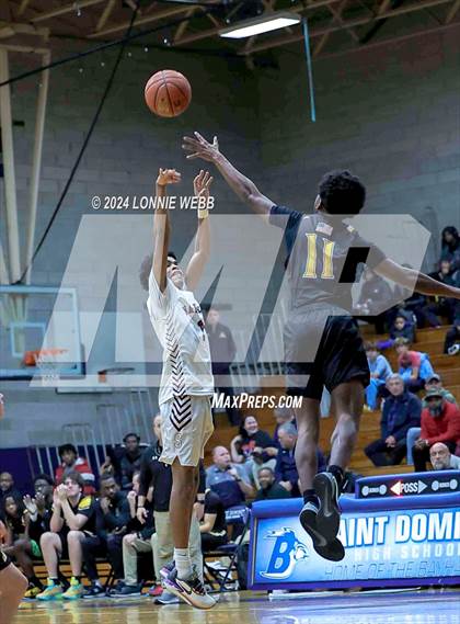 Thumbnail 3 in St. Anthony's vs. Southampton (New York Holiday Invitational) photogallery.