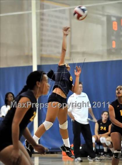 Thumbnail 2 in Rosary vs. Millikan (Molten Classic) photogallery.