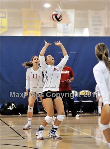 Thumbnail 3 in Rosary vs. Millikan (Molten Classic) photogallery.