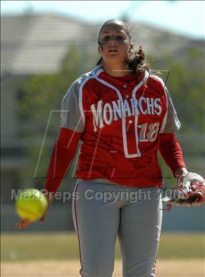 Thumbnail 2 in Mater Dei vs. Bishop Amat (Santiago Spring Fling) photogallery.
