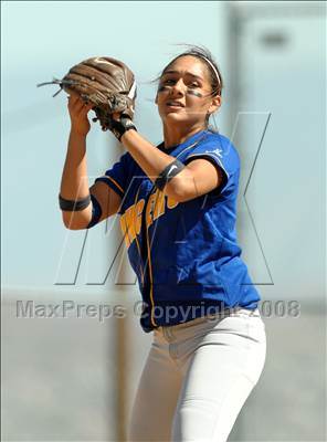 Thumbnail 2 in Mater Dei vs. Bishop Amat (Santiago Spring Fling) photogallery.
