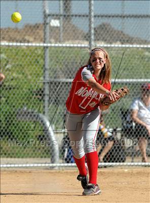 Thumbnail 2 in Mater Dei vs. Bishop Amat (Santiago Spring Fling) photogallery.