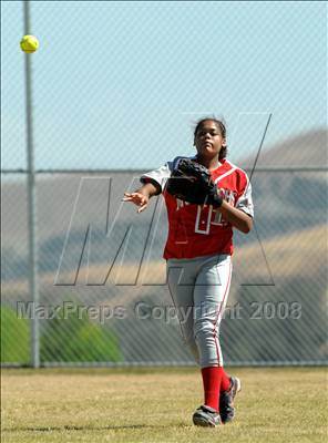 Thumbnail 3 in Mater Dei vs. Bishop Amat (Santiago Spring Fling) photogallery.