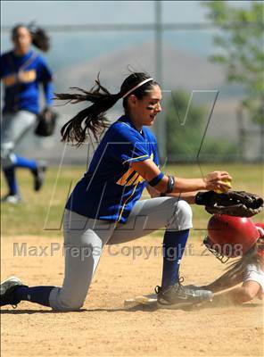 Thumbnail 3 in Mater Dei vs. Bishop Amat (Santiago Spring Fling) photogallery.