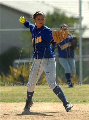 Thumbnail 1 in Mater Dei vs. Bishop Amat (Santiago Spring Fling) photogallery.