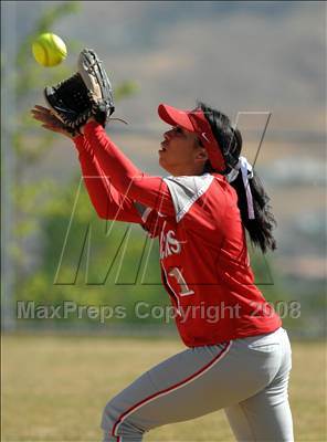 Thumbnail 3 in Mater Dei vs. Bishop Amat (Santiago Spring Fling) photogallery.