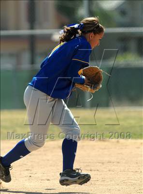 Thumbnail 1 in Mater Dei vs. Bishop Amat (Santiago Spring Fling) photogallery.