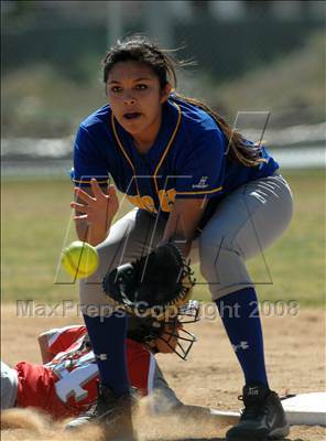 Thumbnail 2 in Mater Dei vs. Bishop Amat (Santiago Spring Fling) photogallery.