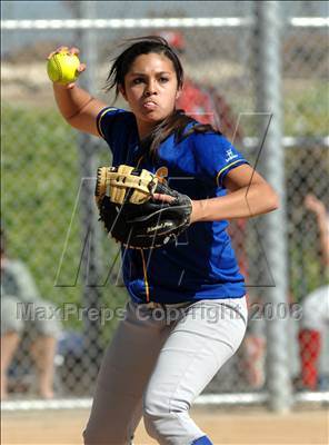 Thumbnail 2 in Mater Dei vs. Bishop Amat (Santiago Spring Fling) photogallery.