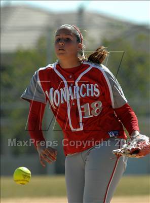 Thumbnail 2 in Mater Dei vs. Bishop Amat (Santiago Spring Fling) photogallery.