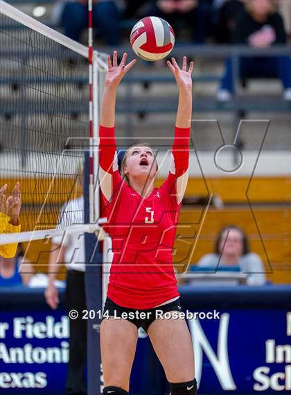 Thumbnail 3 in Fredericksburg vs. Crystal City (3A Bi-District) photogallery.
