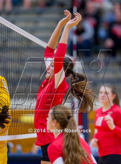 Thumbnail 2 in Fredericksburg vs. Crystal City (3A Bi-District) photogallery.