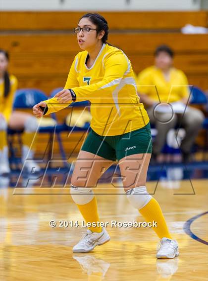 Thumbnail 3 in Fredericksburg vs. Crystal City (3A Bi-District) photogallery.