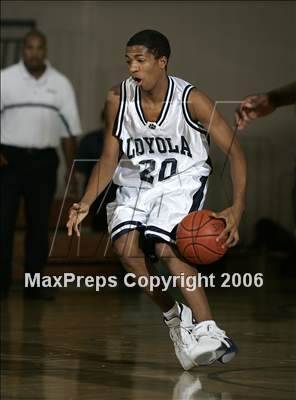 Thumbnail 2 in Bakersfield vs. Loyola (Torrey Pines Holiday Prep Classic) photogallery.
