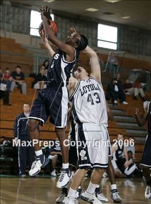 Thumbnail 1 in Bakersfield vs. Loyola (Torrey Pines Holiday Prep Classic) photogallery.