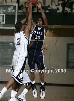 Thumbnail 2 in Bakersfield vs. Loyola (Torrey Pines Holiday Prep Classic) photogallery.