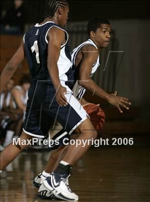 Thumbnail 2 in Bakersfield vs. Loyola (Torrey Pines Holiday Prep Classic) photogallery.