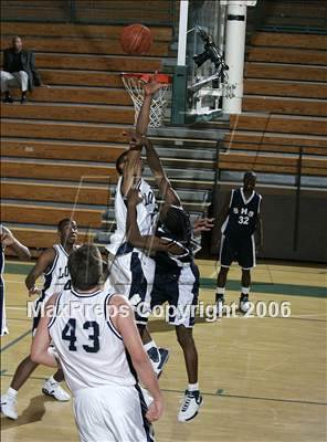 Thumbnail 2 in Bakersfield vs. Loyola (Torrey Pines Holiday Prep Classic) photogallery.
