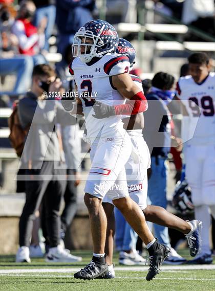 Thumbnail 1 in Ryan vs. Longview (UIL 5A Division 1 Regional Semifinal) photogallery.