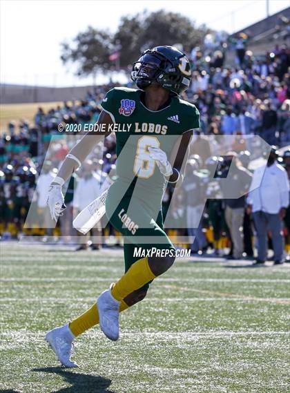 Thumbnail 1 in Ryan vs. Longview (UIL 5A Division 1 Regional Semifinal) photogallery.