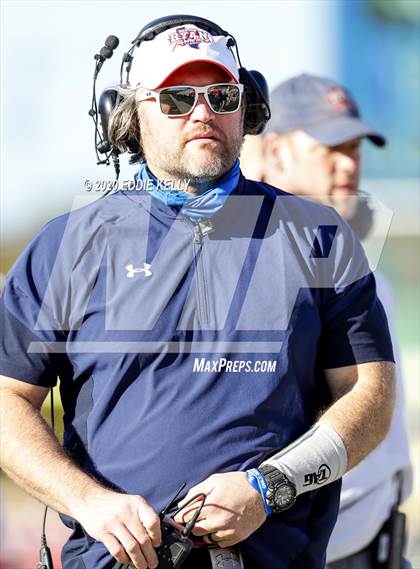 Thumbnail 3 in Ryan vs. Longview (UIL 5A Division 1 Regional Semifinal) photogallery.