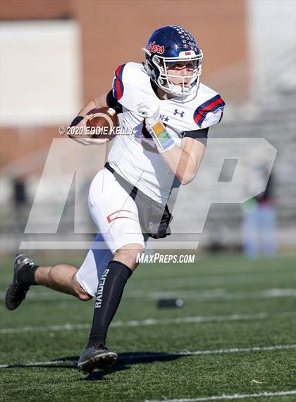 Thumbnail 1 in Ryan vs. Longview (UIL 5A Division 1 Regional Semifinal) photogallery.