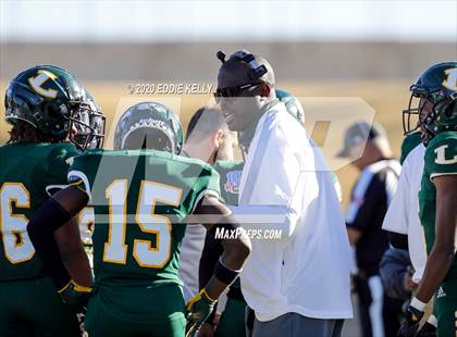 Thumbnail 1 in Ryan vs. Longview (UIL 5A Division 1 Regional Semifinal) photogallery.