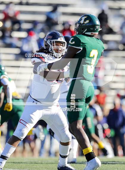 Thumbnail 3 in Ryan vs. Longview (UIL 5A Division 1 Regional Semifinal) photogallery.
