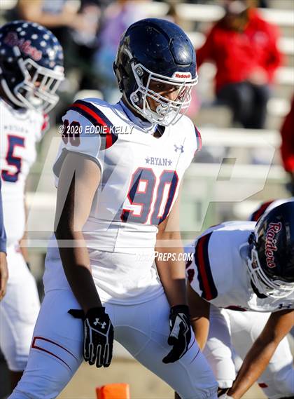 Thumbnail 1 in Ryan vs. Longview (UIL 5A Division 1 Regional Semifinal) photogallery.
