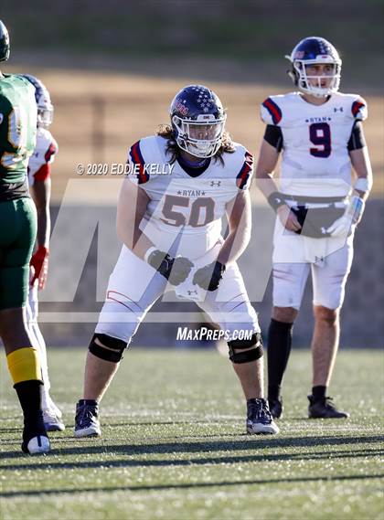Thumbnail 1 in Ryan vs. Longview (UIL 5A Division 1 Regional Semifinal) photogallery.
