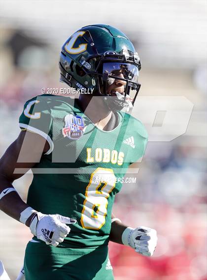 Thumbnail 2 in Ryan vs. Longview (UIL 5A Division 1 Regional Semifinal) photogallery.