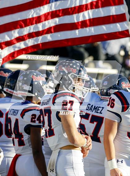 Thumbnail 2 in Ryan vs. Longview (UIL 5A Division 1 Regional Semifinal) photogallery.