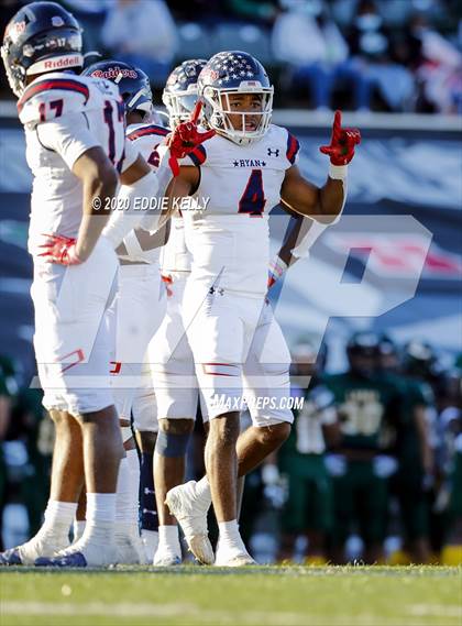 Thumbnail 1 in Ryan vs. Longview (UIL 5A Division 1 Regional Semifinal) photogallery.