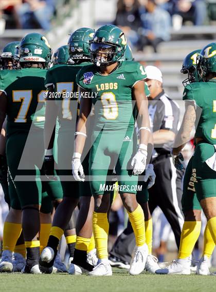 Thumbnail 3 in Ryan vs. Longview (UIL 5A Division 1 Regional Semifinal) photogallery.