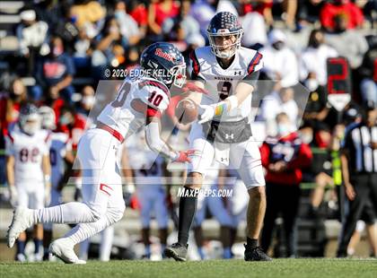 Thumbnail 3 in Ryan vs. Longview (UIL 5A Division 1 Regional Semifinal) photogallery.