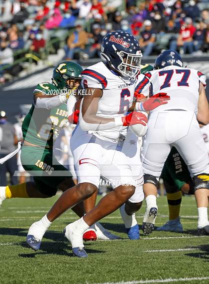 Thumbnail 3 in Ryan vs. Longview (UIL 5A Division 1 Regional Semifinal) photogallery.