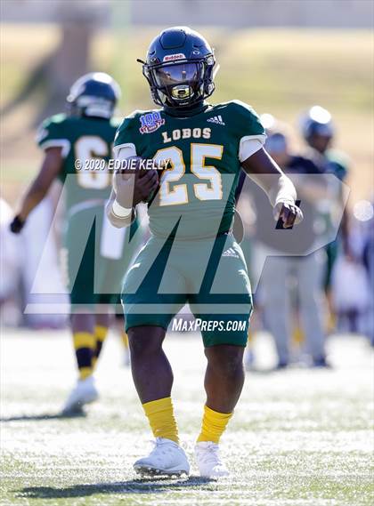 Thumbnail 2 in Ryan vs. Longview (UIL 5A Division 1 Regional Semifinal) photogallery.