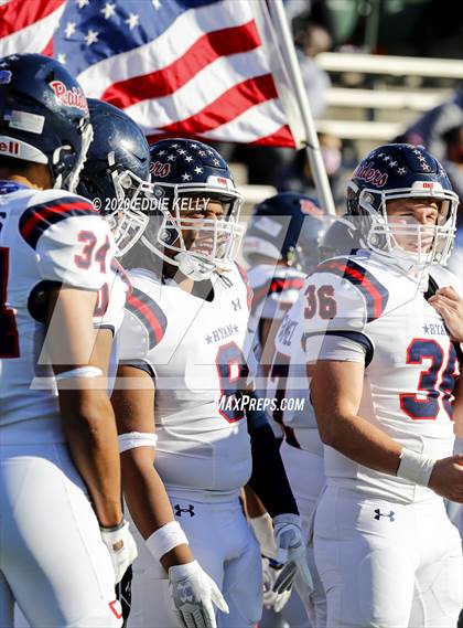 Thumbnail 3 in Ryan vs. Longview (UIL 5A Division 1 Regional Semifinal) photogallery.