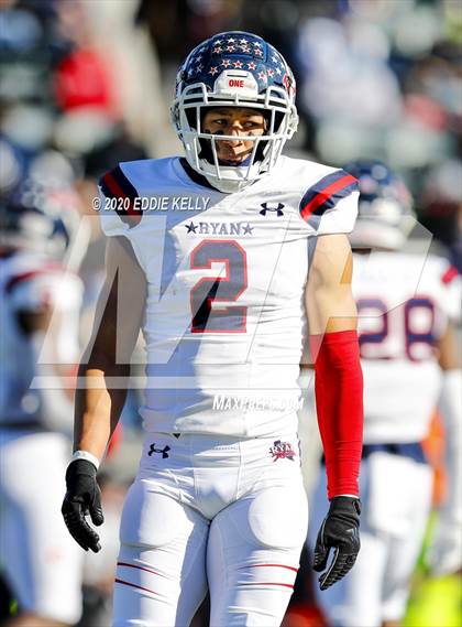 Thumbnail 3 in Ryan vs. Longview (UIL 5A Division 1 Regional Semifinal) photogallery.