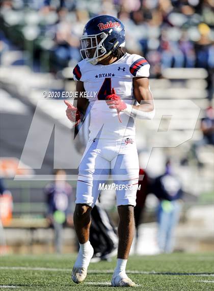 Thumbnail 2 in Ryan vs. Longview (UIL 5A Division 1 Regional Semifinal) photogallery.
