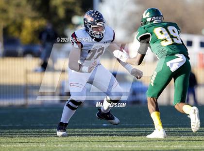 Thumbnail 3 in Ryan vs. Longview (UIL 5A Division 1 Regional Semifinal) photogallery.