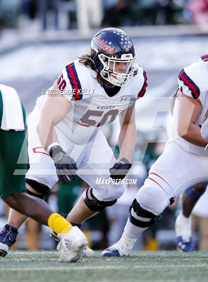 Thumbnail 1 in Ryan vs. Longview (UIL 5A Division 1 Regional Semifinal) photogallery.