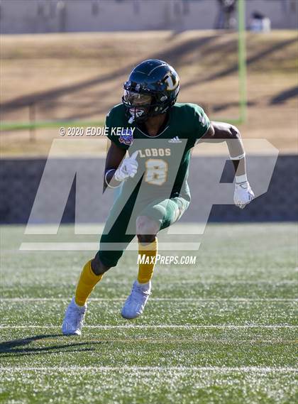 Thumbnail 2 in Ryan vs. Longview (UIL 5A Division 1 Regional Semifinal) photogallery.