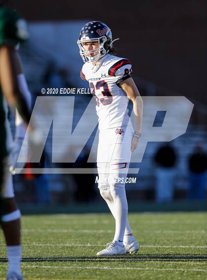 Thumbnail 1 in Ryan vs. Longview (UIL 5A Division 1 Regional Semifinal) photogallery.